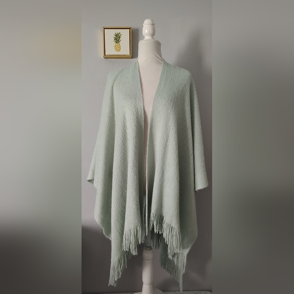 Lauren Conrad Women's Poncho One size color Mint Green excellent condition - Picture 2 of 10